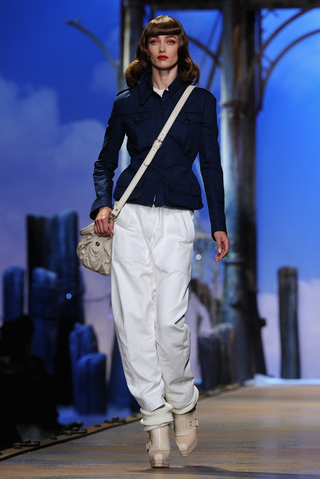 Illustration for article titled Dior Wants You To Sail Away In Style
